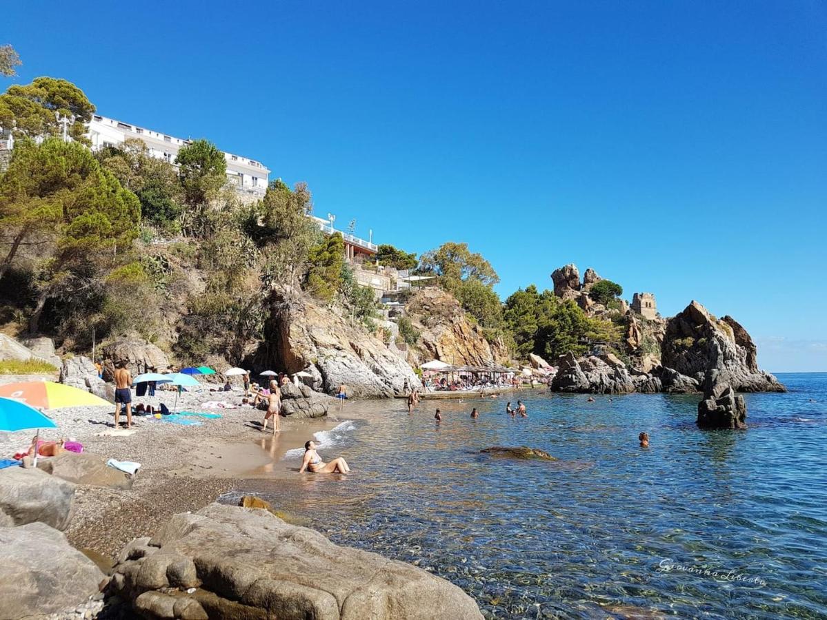 La Luce Del Faro Apartment Cefalu Bagian luar foto
